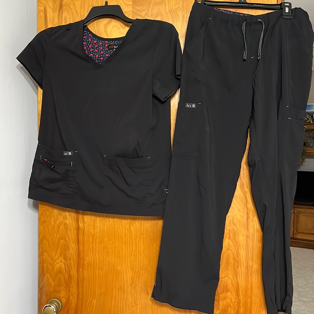 Koi scrub set